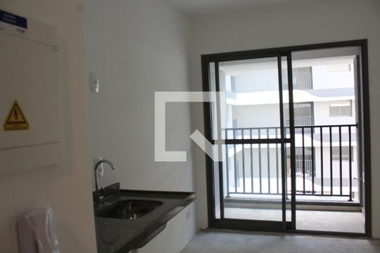 Sala/Cozinha de kitnet/studio à venda com 1 quarto, 25m² em Pinheiros, São Paulo