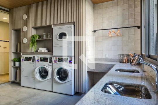 Lavanderia de kitnet/studio à venda com 1 quarto, 25m² em Pinheiros, São Paulo