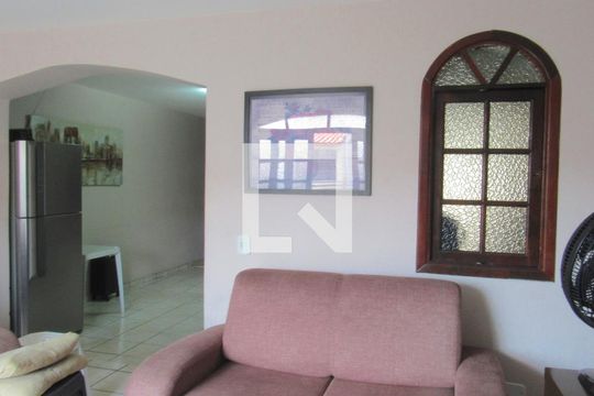 Sala de casa à venda com 4 quartos, 205m² em Pestana, Osasco