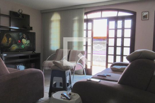 Sala de casa à venda com 4 quartos, 205m² em Pestana, Osasco