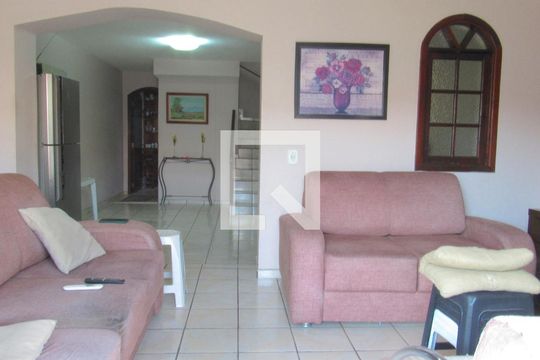 Sala de casa à venda com 4 quartos, 205m² em Pestana, Osasco