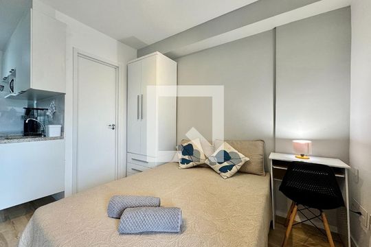 Sala / Quarto de apartamento para alugar com 1 quarto, 24m² em Perdizes, São Paulo
