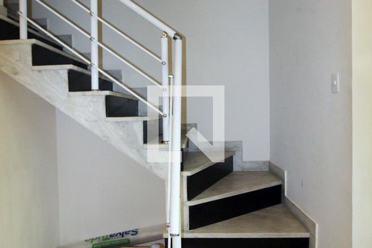 Sala - Escada de casa à venda com 4 quartos, 247m² em Vila da Penha, Rio de Janeiro