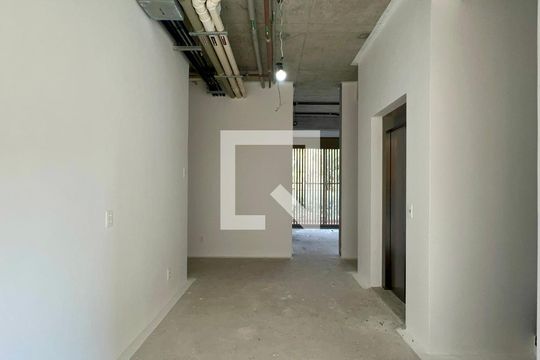 Living  de casa de condomínio à venda com 4 quartos, 802m² em Alto de Pinheiros, São Paulo