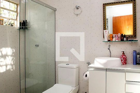 Banheiro 1 de casa à venda com 2 quartos, 98m² em Santana, Porto Alegre