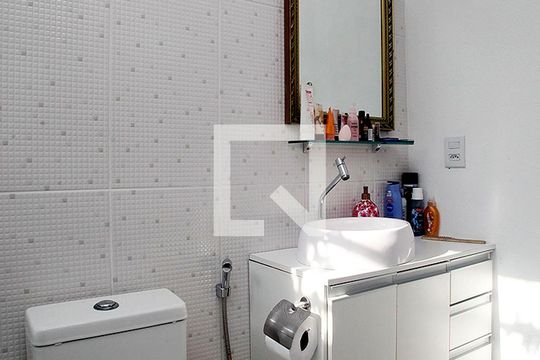 Banheiro 1 de casa à venda com 2 quartos, 98m² em Santana, Porto Alegre