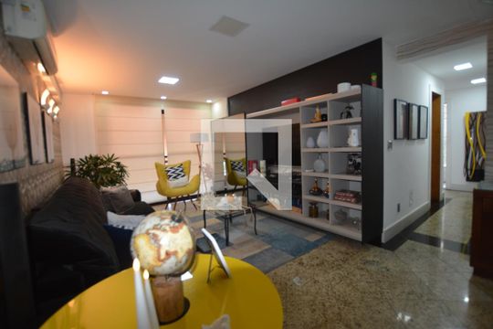 Sala de apartamento à venda com 4 quartos, 300m² em Vila Valqueire, Rio de Janeiro