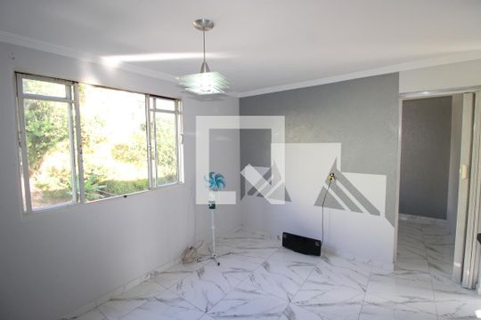 Sala / Cozinha de apartamento para alugar com 2 quartos, 48m² em Conjunto Habitacional Santa Etelvina Iii, São Paulo