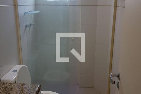 Banheiro de apartamento para alugar com 2 quartos, 84m² em Camboinhas, Niterói