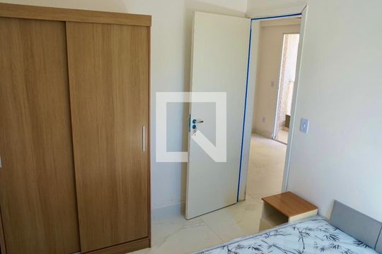 Quarto 1 de apartamento para alugar com 2 quartos, 46m² em Jardim do Triunfo, Guarulhos