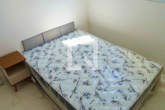 Quarto 1 de apartamento para alugar com 2 quartos, 46m² em Jardim do Triunfo, Guarulhos