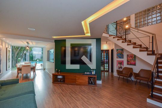 Sala de casa para alugar com 3 quartos, 271m² em Interlagos, São Paulo