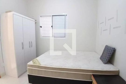 Quarto de apartamento para alugar com 2 quartos, 80m² em Santa Mônica, Uberlândia