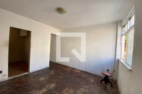 Apartamento para alugar com 2 quartos, 45m² em Tomás Coelho, Rio de Janeiro