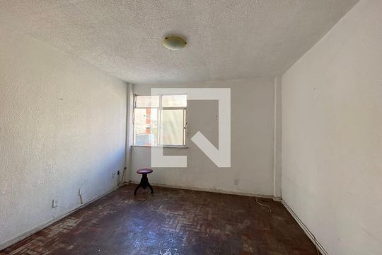 Apartamento para alugar com 2 quartos, 45m² em Tomás Coelho, Rio de Janeiro
