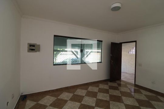 Casa à venda com 3 quartos, 277m² em Vila Santa Clara, São Paulo