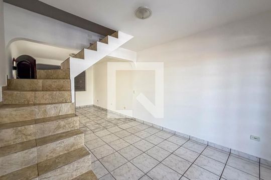 Sala de casa à venda com 3 quartos, 200m² em Jardim Marek, Santo André