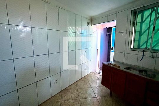 Cozinha de casa de condomínio para alugar com 1 quarto, 20m² em Parque Jurema, Guarulhos