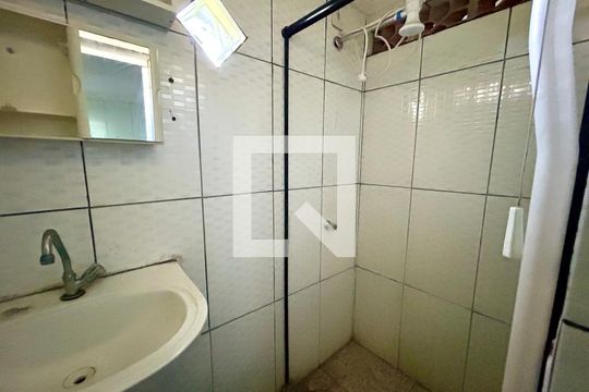 Banheiro de casa de condomínio para alugar com 1 quarto, 20m² em Parque Jurema, Guarulhos