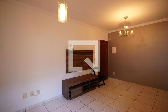 Sala de apartamento para alugar com 2 quartos, 172m² em Vila Eldizia, Santo André