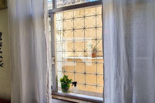 Sala de casa à venda com 4 quartos, 226m² em Penha, Rio de Janeiro