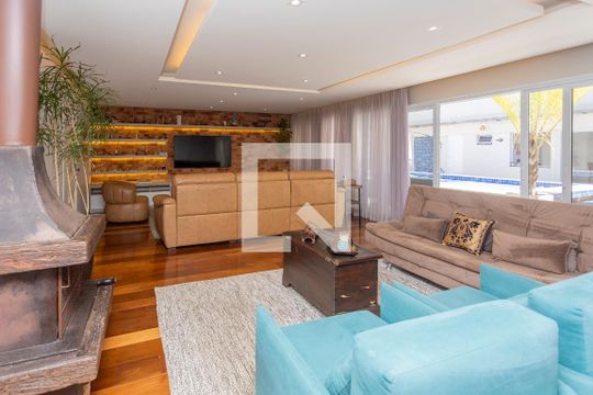 Sala de casa à venda com 3 quartos, 500m² em Interlagos, São Paulo