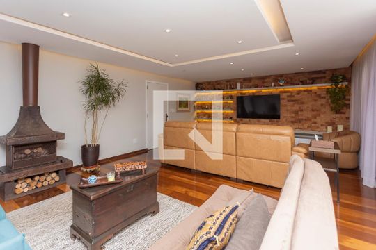 Sala de casa à venda com 3 quartos, 500m² em Interlagos, São Paulo