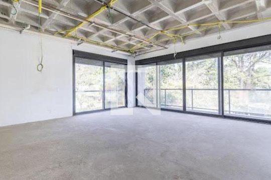 Casa à venda com 4 quartos, 931m² em Jardim dos Estados, São Paulo