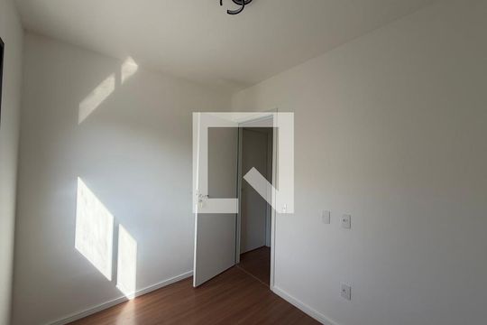 Quarto 1 de apartamento para alugar com 2 quartos, 46m² em Barra Olímpica, Rio de Janeiro