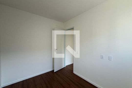 Quarto 2 de apartamento para alugar com 2 quartos, 46m² em Barra Olímpica, Rio de Janeiro
