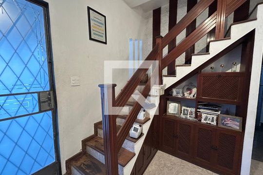 Escada de casa de condomínio à venda com 3 quartos, 150m² em Engenho de Dentro, Rio de Janeiro