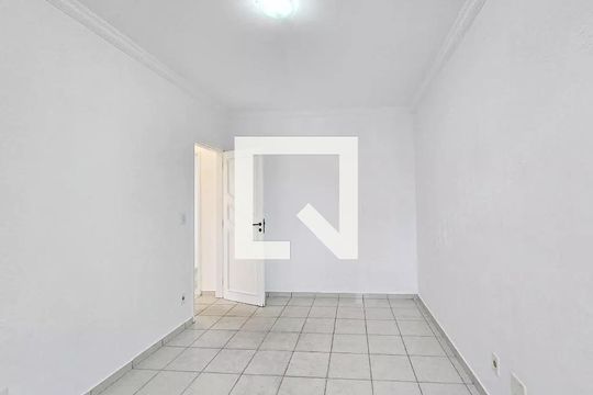 Quarto de apartamento para alugar com 2 quartos, 85m² em Jardim Las Palmas, Guarujá