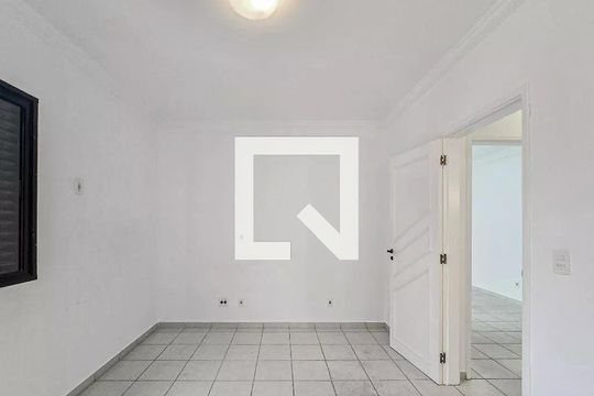 Quarto de apartamento para alugar com 2 quartos, 85m² em Jardim Las Palmas, Guarujá