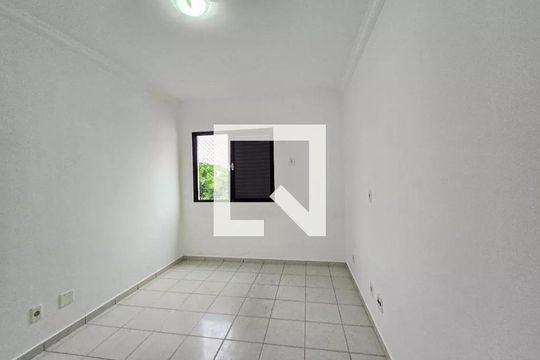 Quarto de apartamento para alugar com 2 quartos, 85m² em Jardim Las Palmas, Guarujá