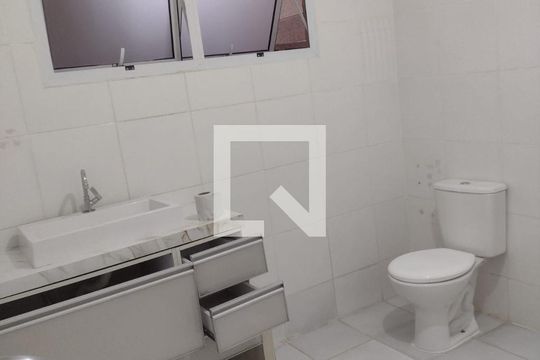 Banheiro de apartamento à venda com 1 quarto, 42m² em Estância Velha, Canoas