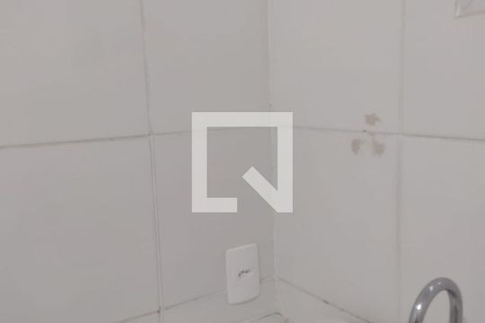 Banheiro de apartamento à venda com 1 quarto, 42m² em Estância Velha, Canoas
