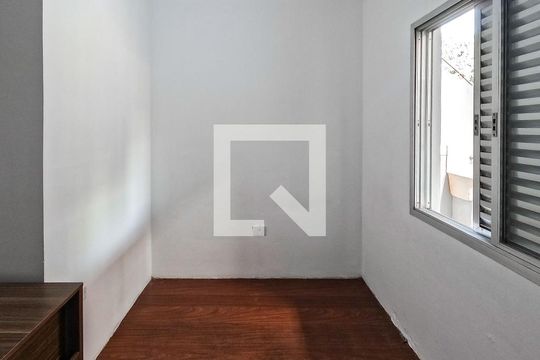Casa para alugar com 2 quartos, 110m² em Parque Pan Americano, São Paulo