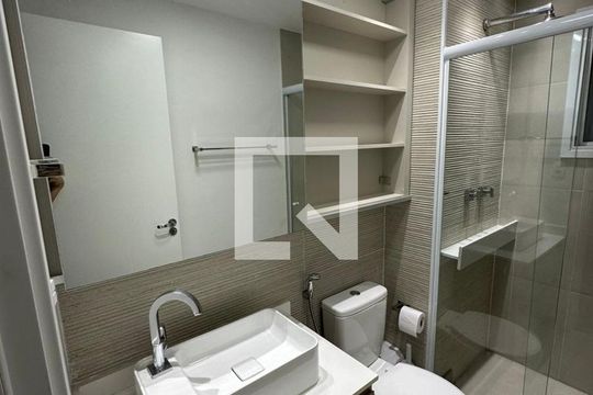 Banheiro Suíte de apartamento à venda com 3 quartos, 70m² em Fazenda Santa Cândida, Campinas