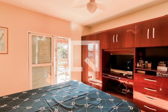 Suite de casa à venda com 3 quartos, 200m² em Vila Ré, São Paulo