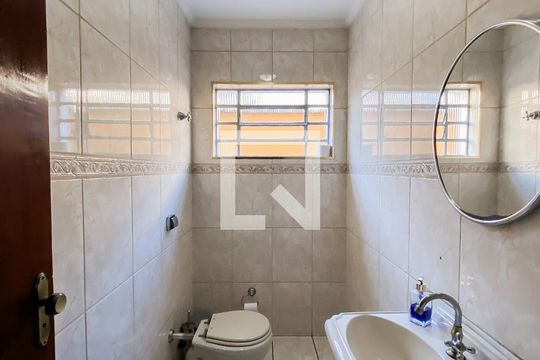 Lavabo de casa à venda com 3 quartos, 200m² em Vila Ré, São Paulo