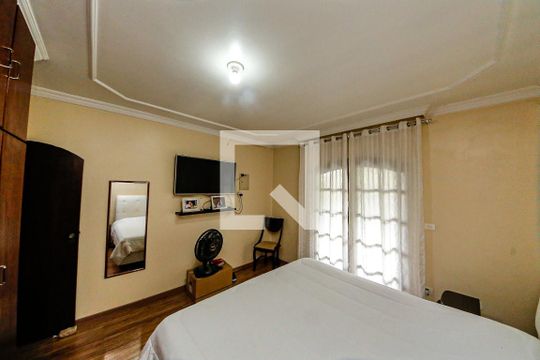 Casa para alugar com 3 quartos, 235m² em Sítio da Figueira, São Paulo