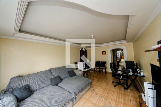 Casa para alugar com 3 quartos, 235m² em Sítio da Figueira, São Paulo