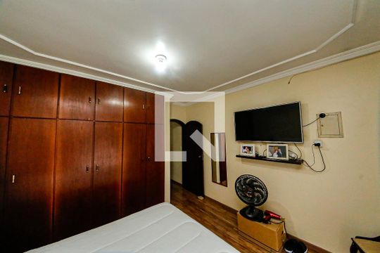 Casa para alugar com 3 quartos, 235m² em Sítio da Figueira, São Paulo