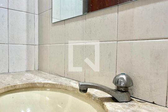 Lavabo de casa para alugar com 4 quartos, 210m² em Vila da Saúde, São Paulo