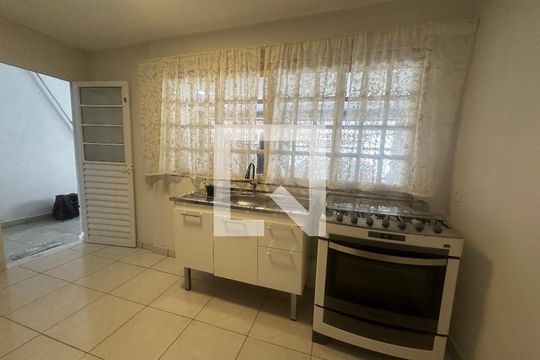 Cozinha de casa para alugar com 1 quarto, 36m² em Parque Viana, Barueri