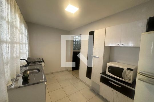 Cozinha de casa para alugar com 1 quarto, 36m² em Parque Viana, Barueri