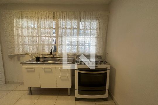Cozinha de casa para alugar com 1 quarto, 36m² em Parque Viana, Barueri