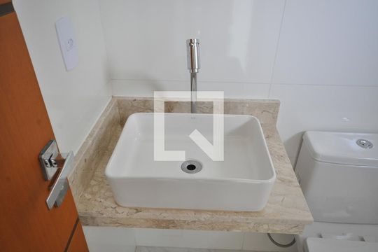 Banheiro da Suíte 1 de casa à venda com 3 quartos, 120m² em Vila Mazzei, São Paulo