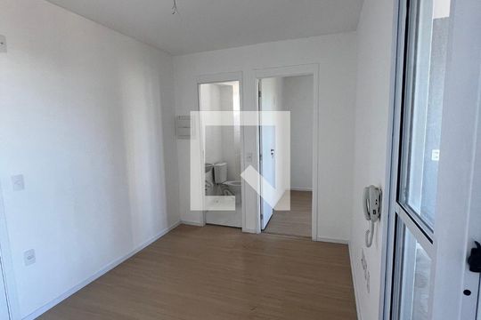 Sala de apartamento para alugar com 1 quarto, 31m² em Vila Santa Clara, São Paulo