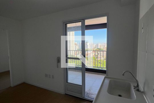 Cozinha de apartamento para alugar com 1 quarto, 31m² em Vila Santa Clara, São Paulo